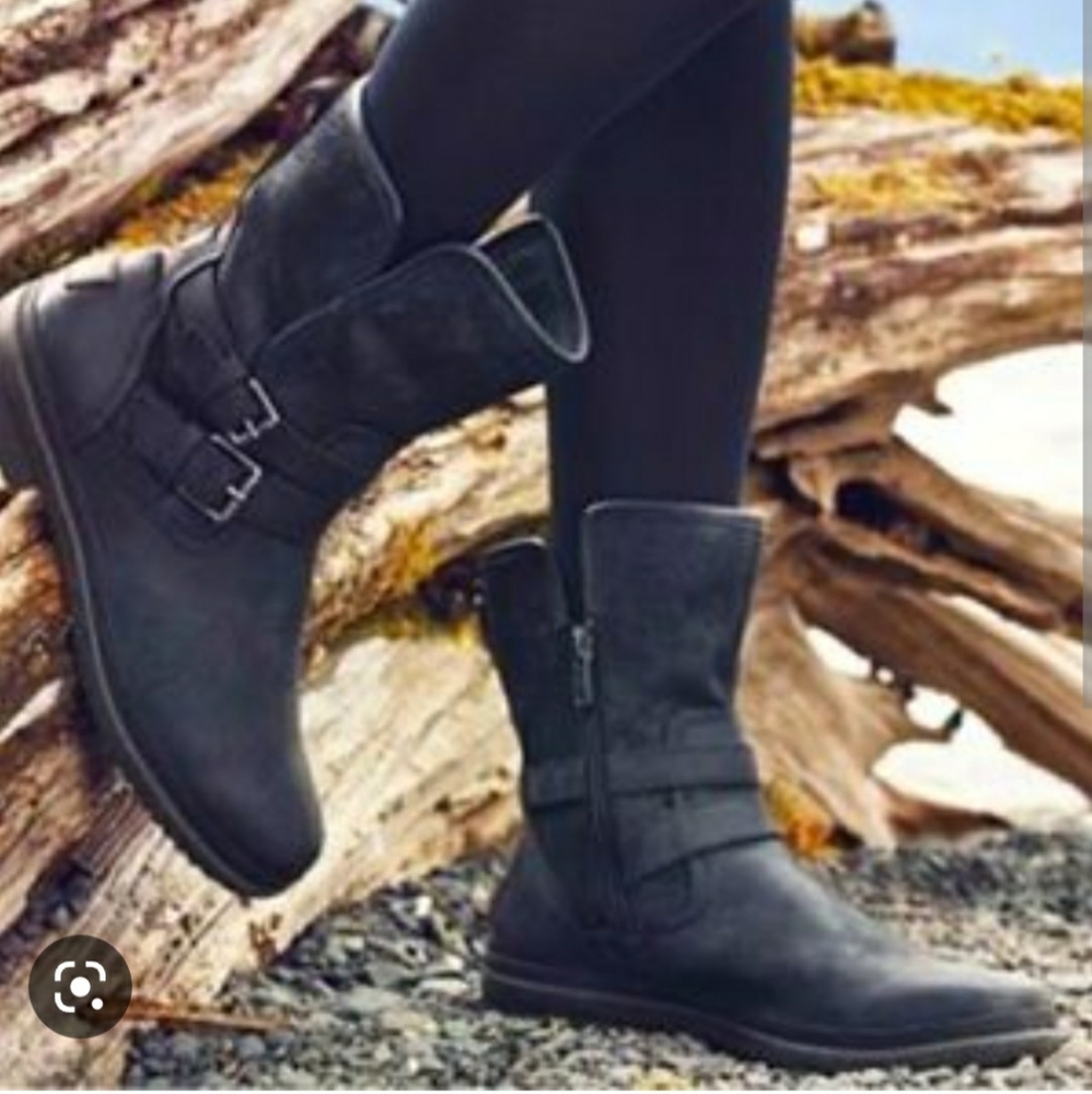 UGG Australia Women's Simmens Lined with Plush Wool Leather Boot - 7
